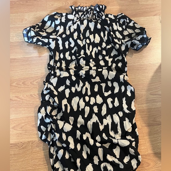 Dresses & Skirts - Mini dress